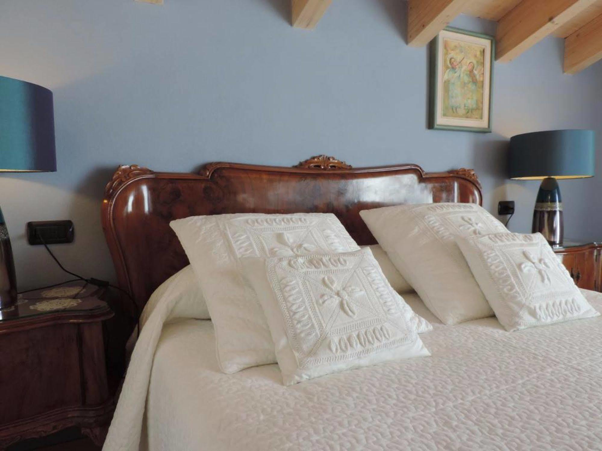 La Collina Since 2008 No Smoking B&B Varese Kültér fotó