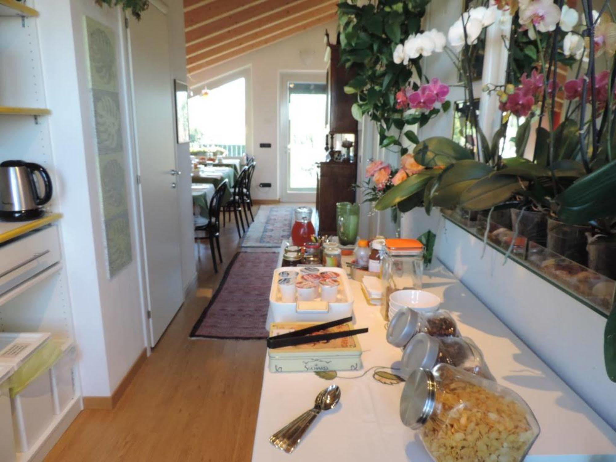 La Collina Since 2008 No Smoking B&B Varese Kültér fotó
